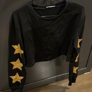 Black crop athletic shirt. Size Lg